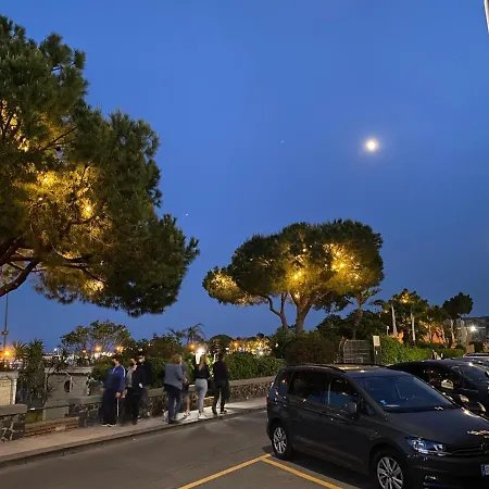 Charming With A Large Terrace Just A Few Minutes' Walk From The And The Downtawn At 15 Minutes From Taormina 公寓 贾迪尼-纳克索斯