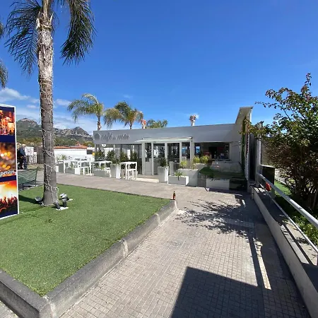 Charming With A Large Terrace Just A Few Minutes' Walk From The And The Downtawn At 15 Minutes From Taormina 公寓 贾迪尼-纳克索斯