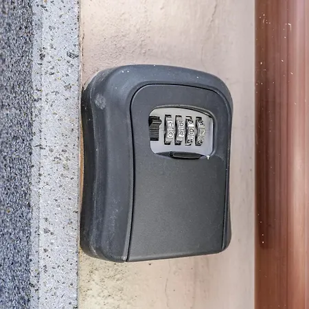 Charming With A Large Terrace Just A Few Minutes' Walk From The And The Downtawn At 15 Minutes From Taormina 公寓 *