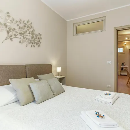 公寓 Charming With A Large Terrace Just A Few Minutes' Walk From The And The Downtawn At 15 Minutes From Taormina 贾迪尼-纳克索斯